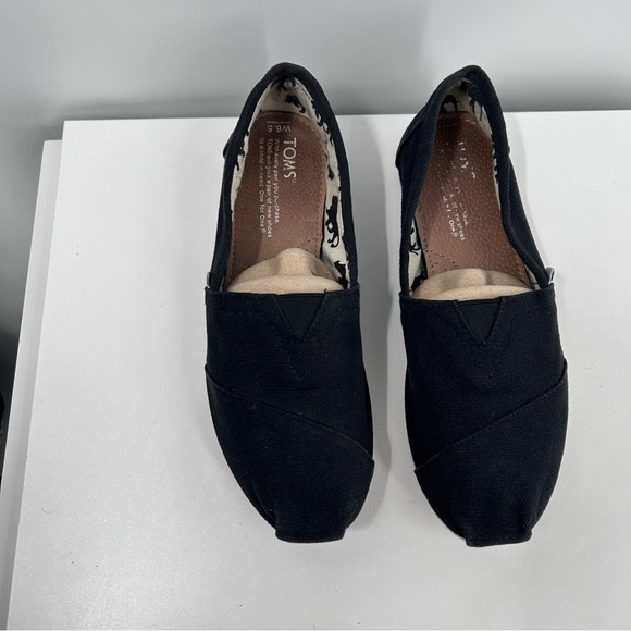 Toms Black Canvas Slip-On Flats - Picture 2 of 5